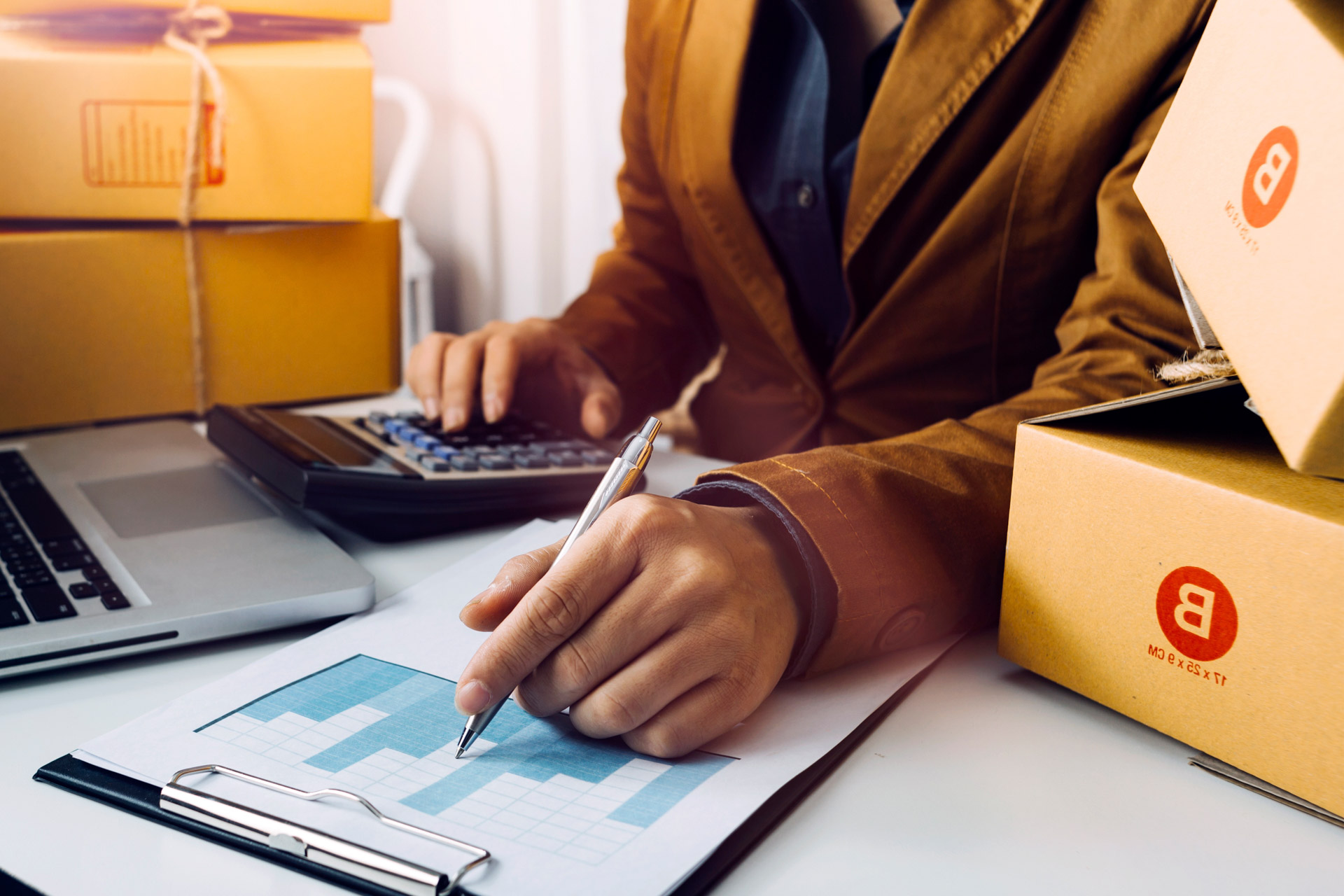 物販事業、商品の企画製造、輸出入